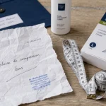 Prescription bas de contention : ordonnance et bas compressifs sur table